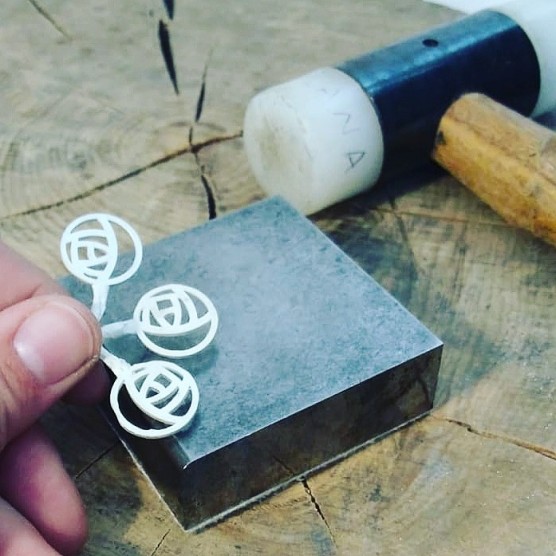 Polsera artesanal de plata 'Rosa' personalitzada