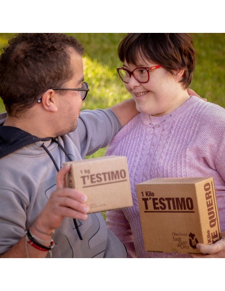 Caja de cartón Te Quiero