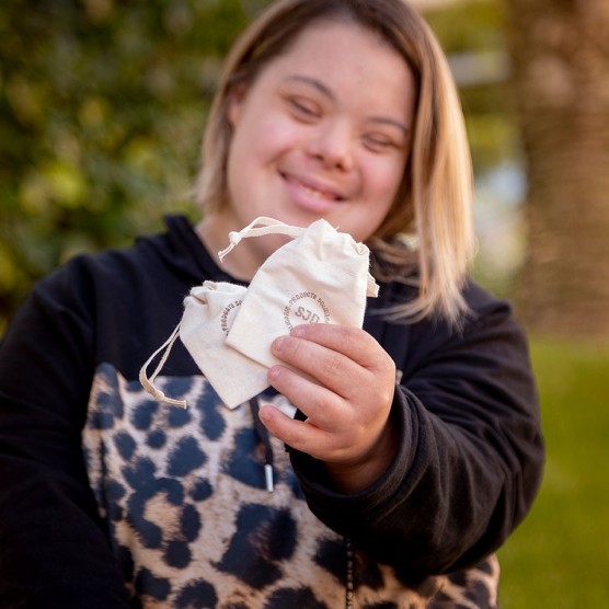 Collar Hilo Solidario | Productos solidarios SJD