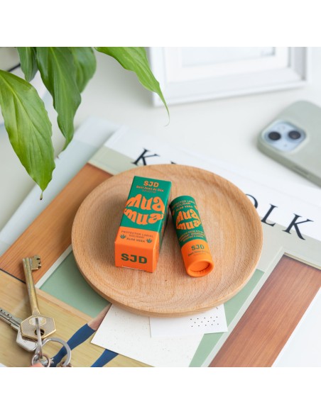 MUA MUA Protector labial solidario personalizado